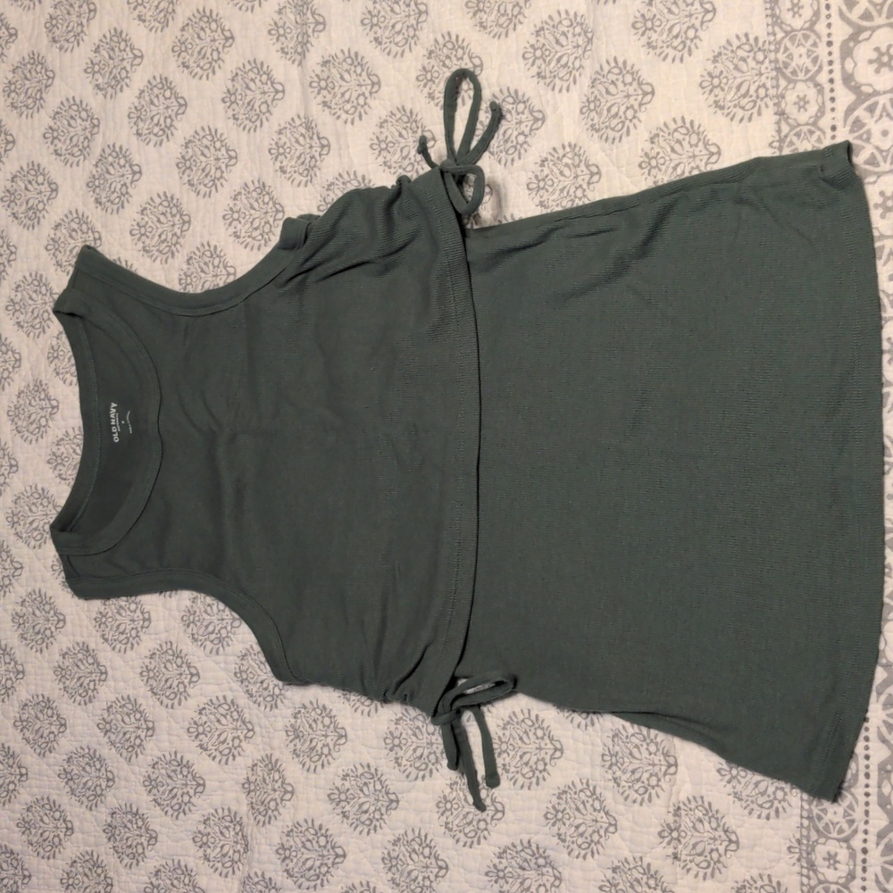 Old Navy maternity/nursing top size M